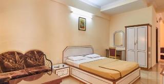 Woodside Hotel Mangalore Esterno foto